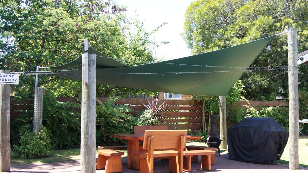 Tourist Court Motel Whakatane Bagian luar foto