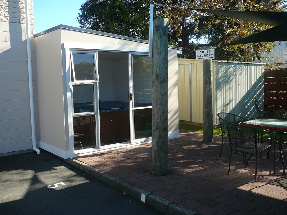 Tourist Court Motel Whakatane Bagian luar foto
