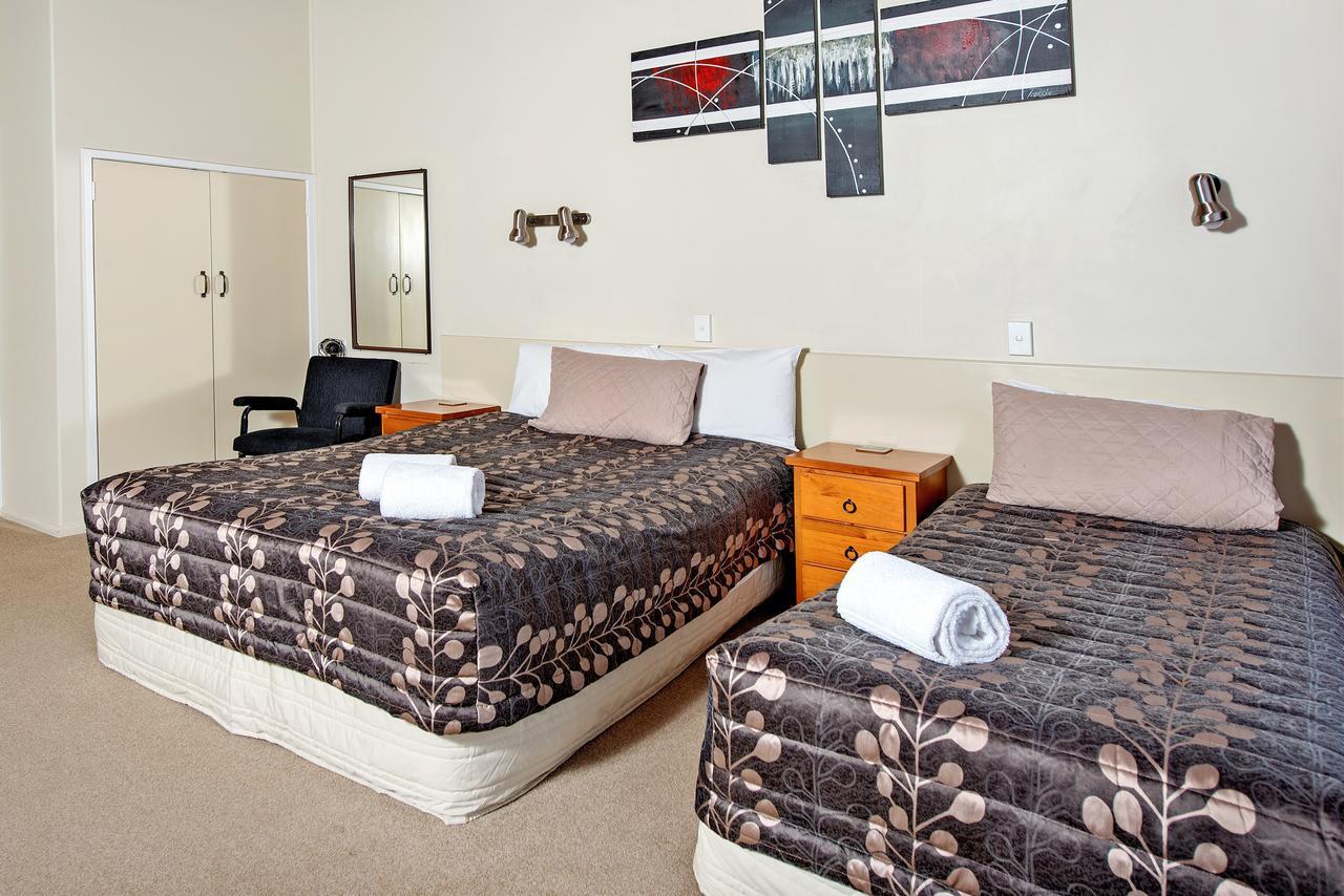 Tourist Court Motel Whakatane Bagian luar foto