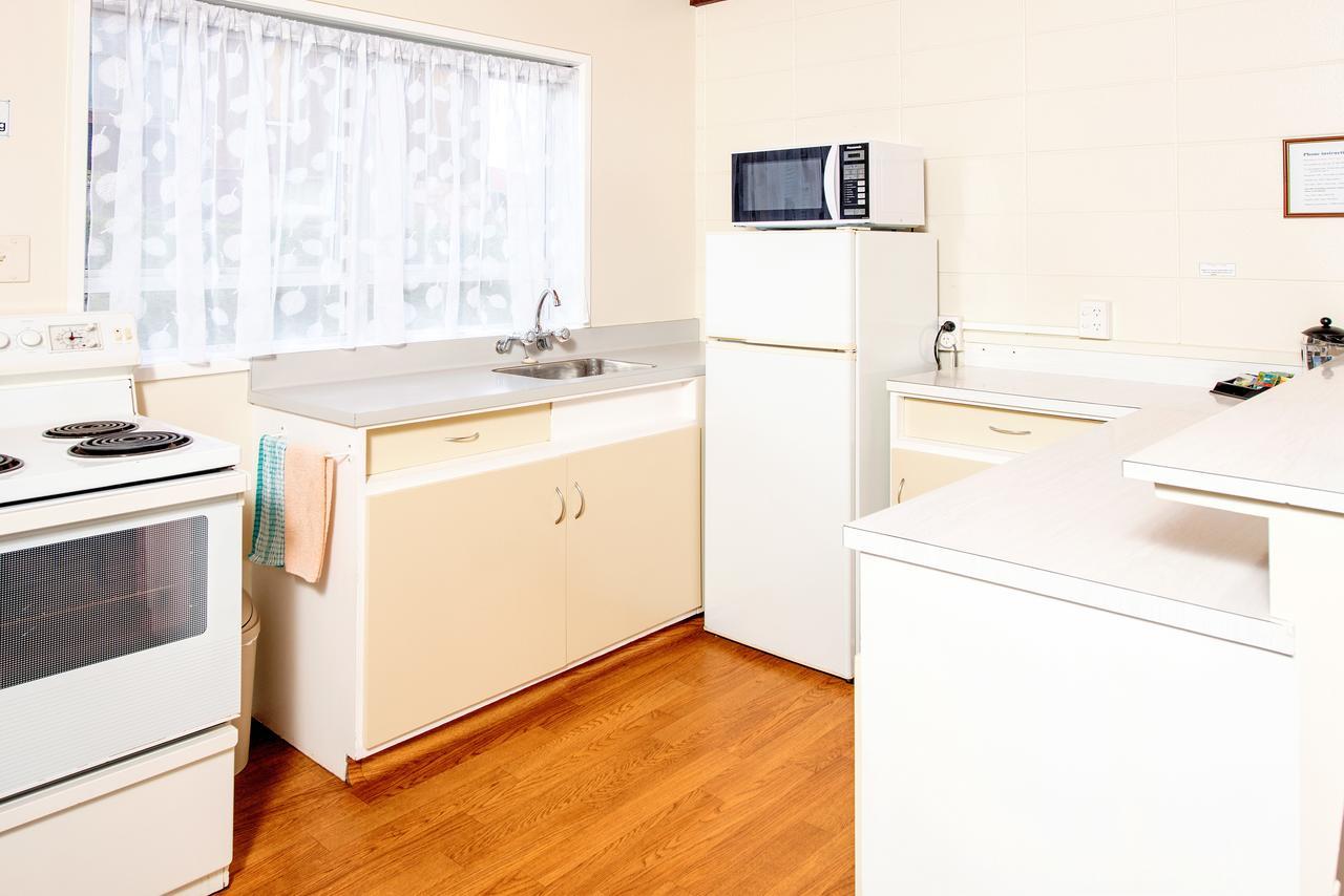 Tourist Court Motel Whakatane Bagian luar foto