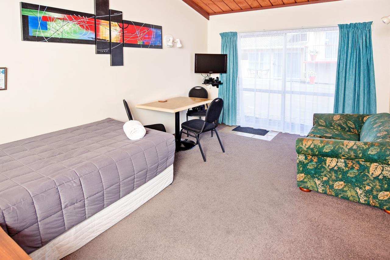 Tourist Court Motel Whakatane Bagian luar foto