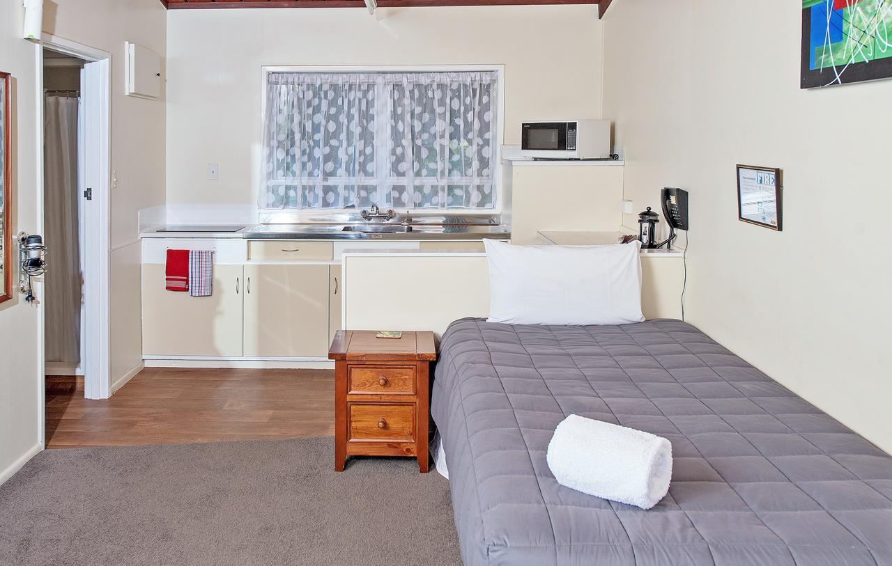 Tourist Court Motel Whakatane Bagian luar foto