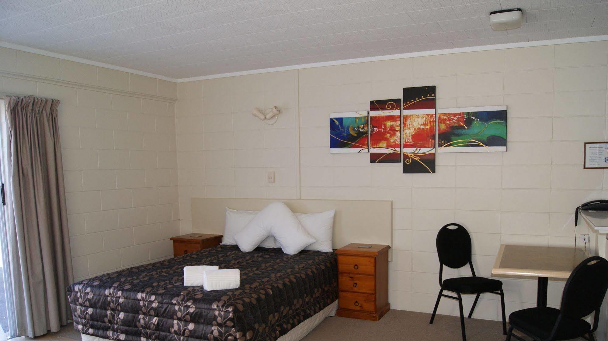 Tourist Court Motel Whakatane Bagian luar foto