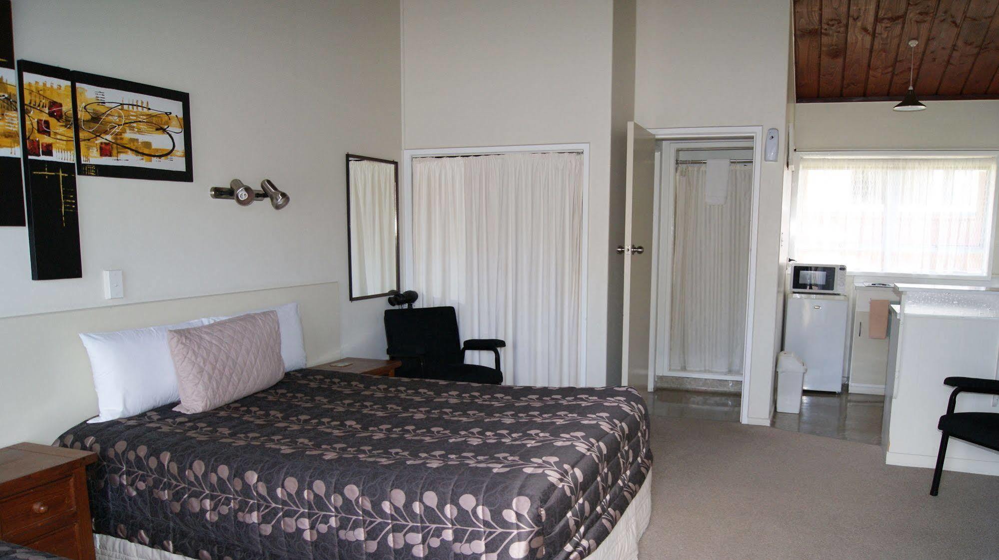 Tourist Court Motel Whakatane Bagian luar foto