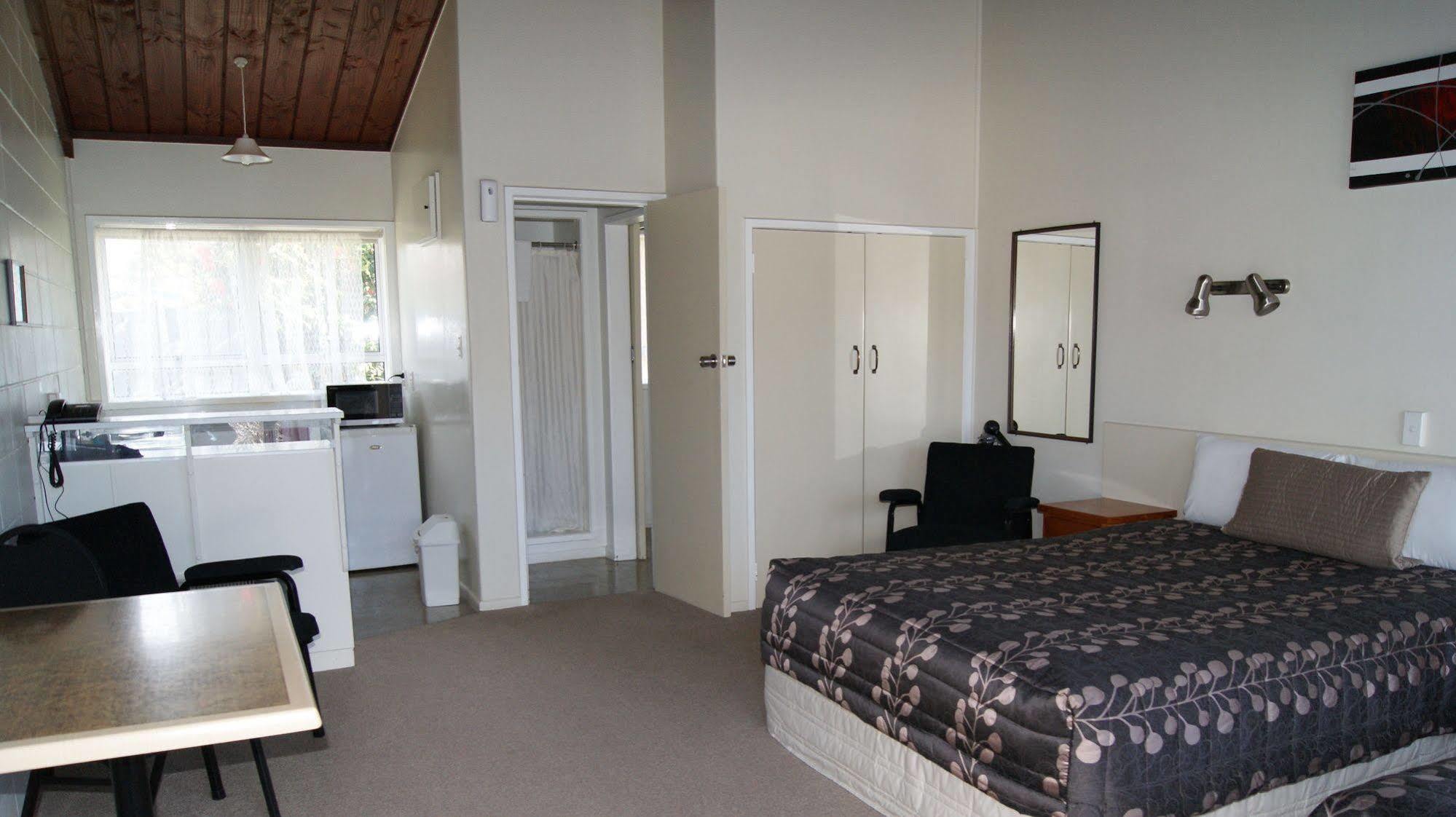 Tourist Court Motel Whakatane Bagian luar foto