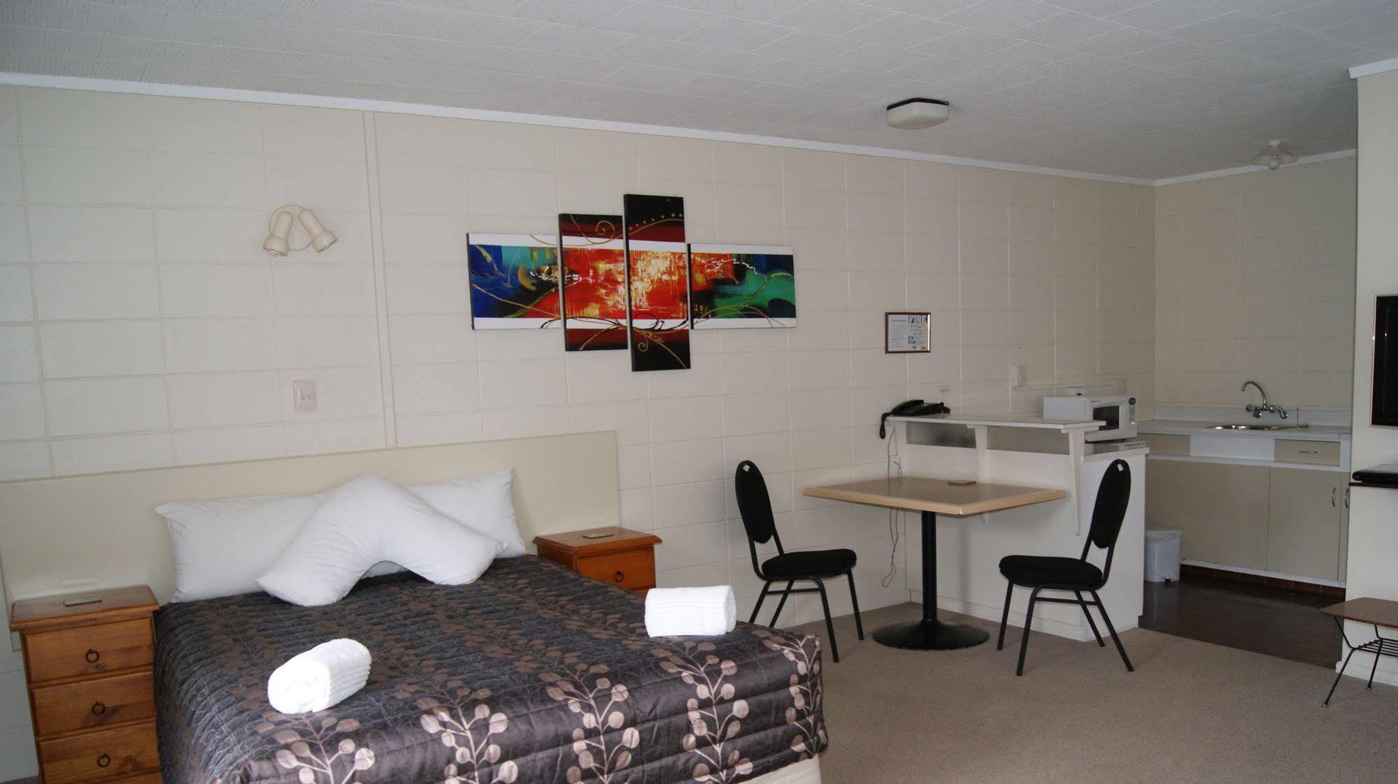 Tourist Court Motel Whakatane Bagian luar foto