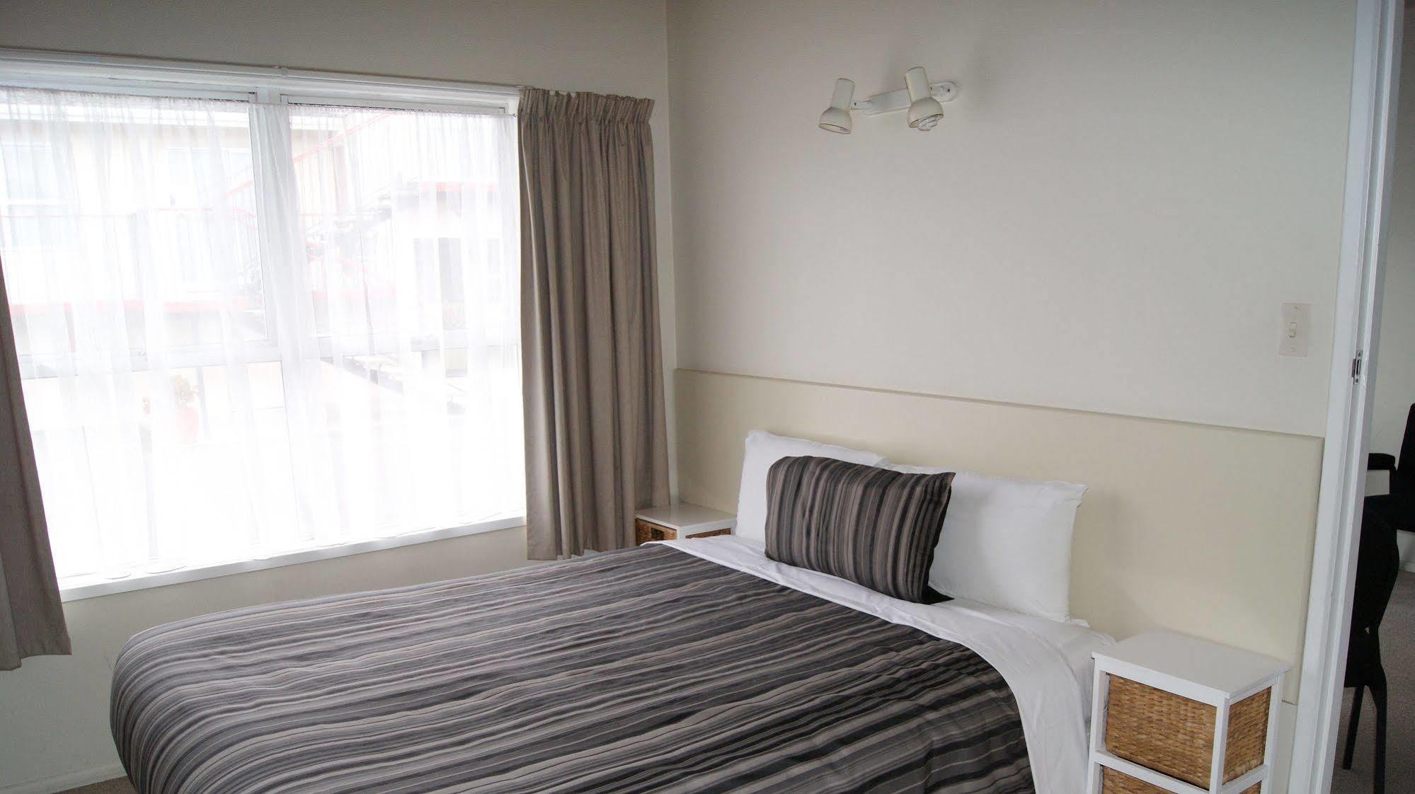 Tourist Court Motel Whakatane Bagian luar foto