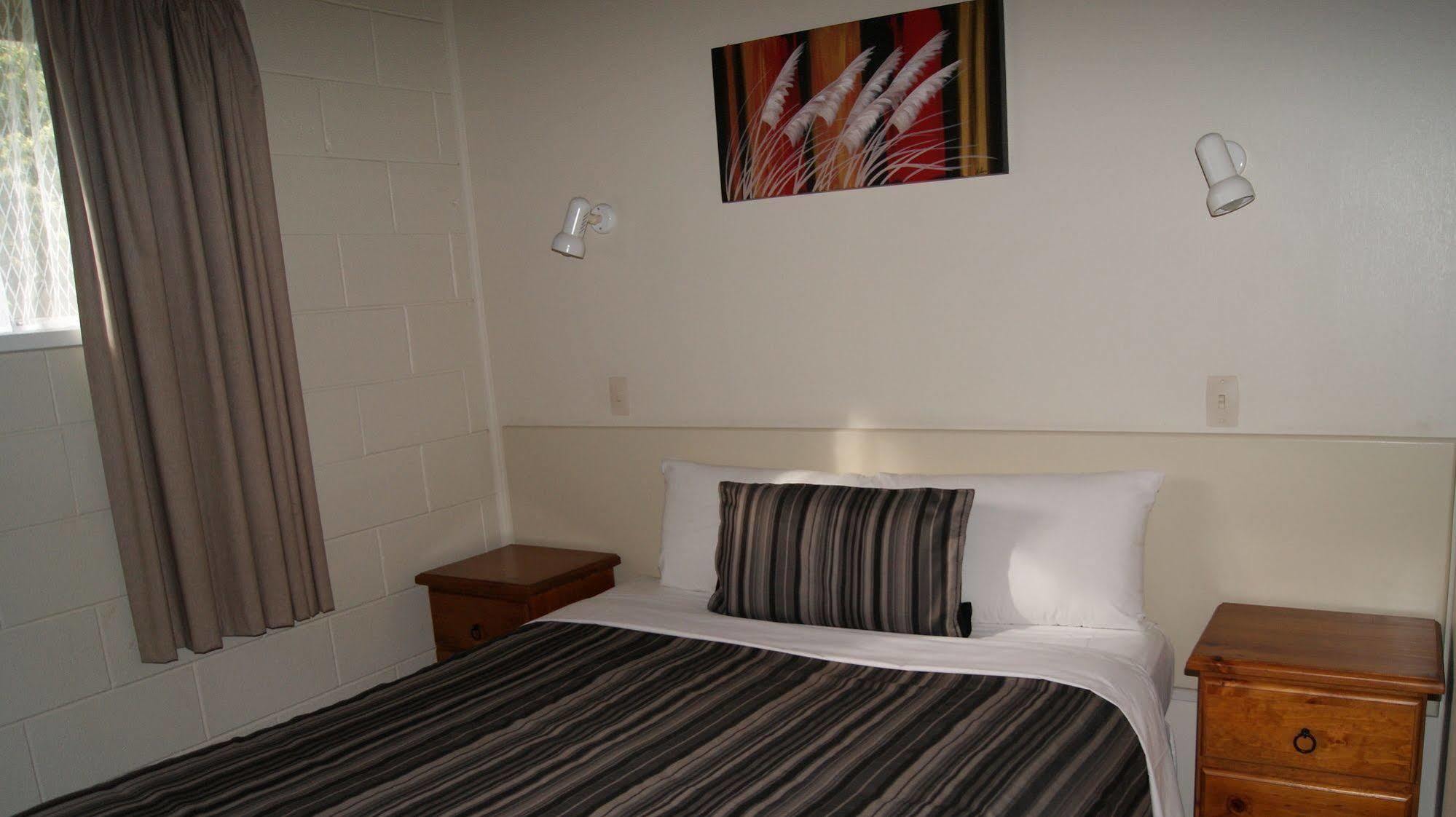 Tourist Court Motel Whakatane Bagian luar foto