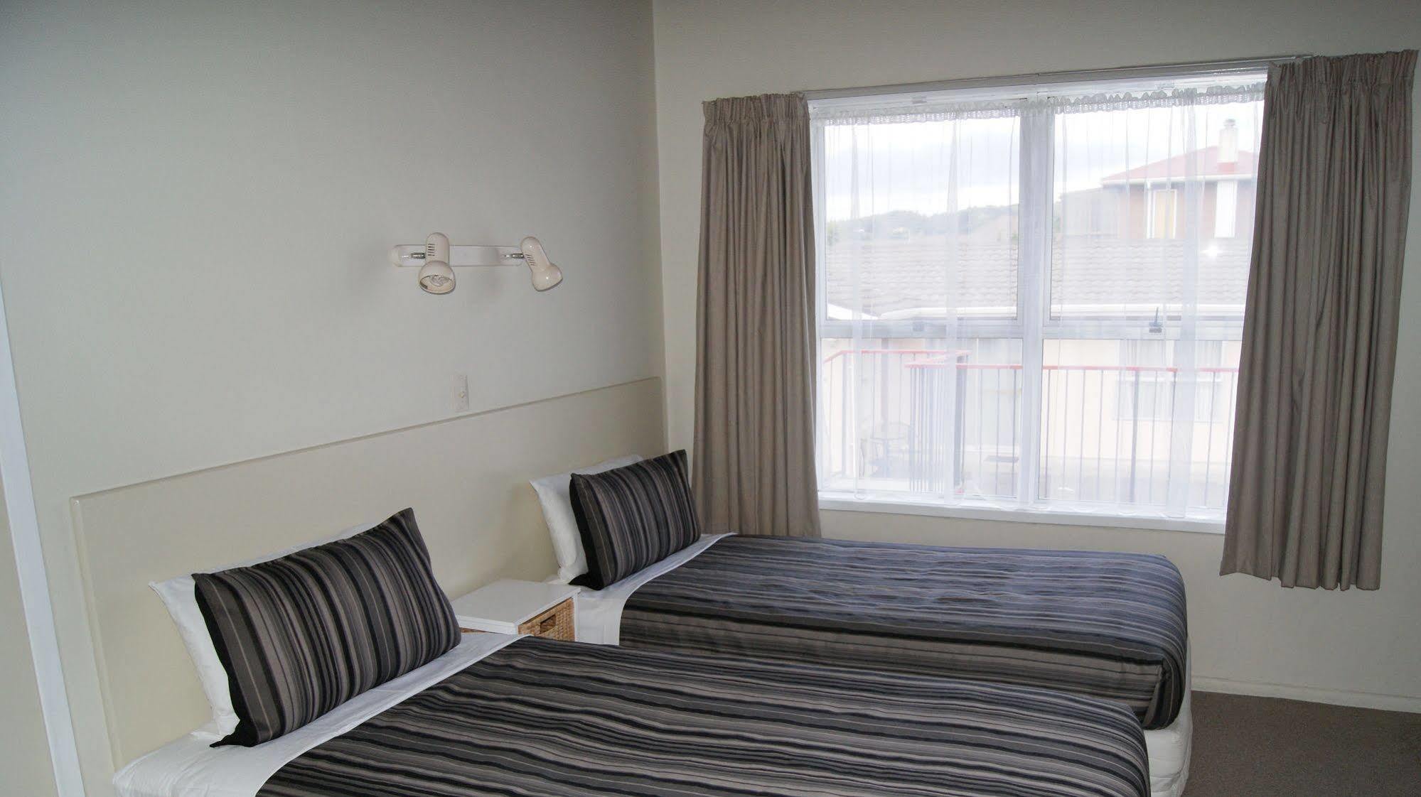 Tourist Court Motel Whakatane Bagian luar foto